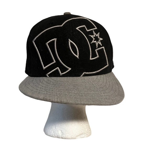 New Era 59 Fifty DC Hat Sz 7 3/8 - Picture 1 of 6